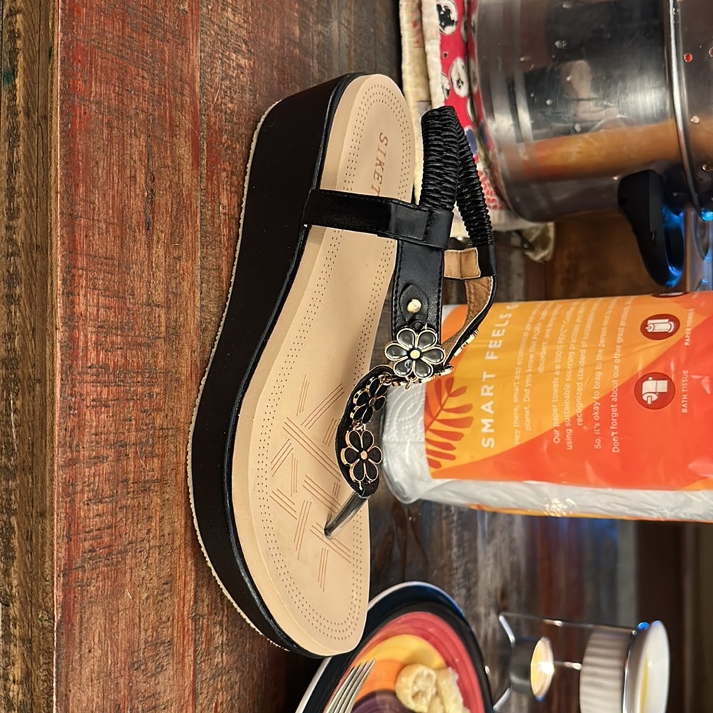 Sandals - Picture 2 of 5